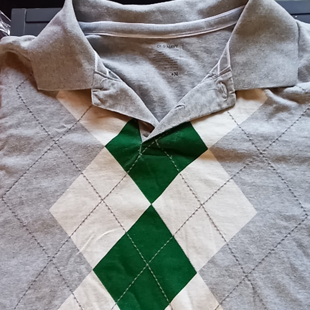 3 Men tshirt name brand American eagle and old nav